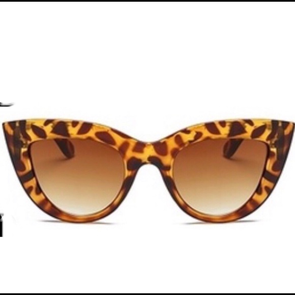 Accessories - Brand New Cat Eye Sunglasses